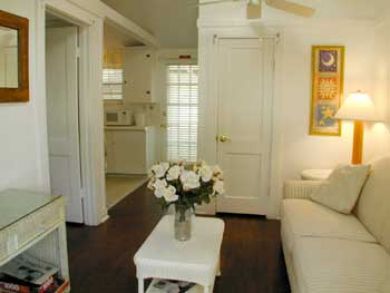 ONE BEDROOM BEACH  CONDO One Level Walk steps to Gulf Water